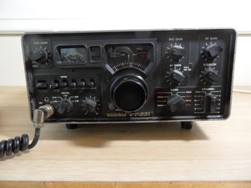 Yaesu FT 221 2M Émetteur-récepteur Rado Multi Ham + Micro Yaesu - Photo 4/16