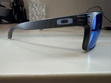 Oakley Holbrook OO9102-X555 Square Sunglasses Smoke Grey/Blue Prizm #242