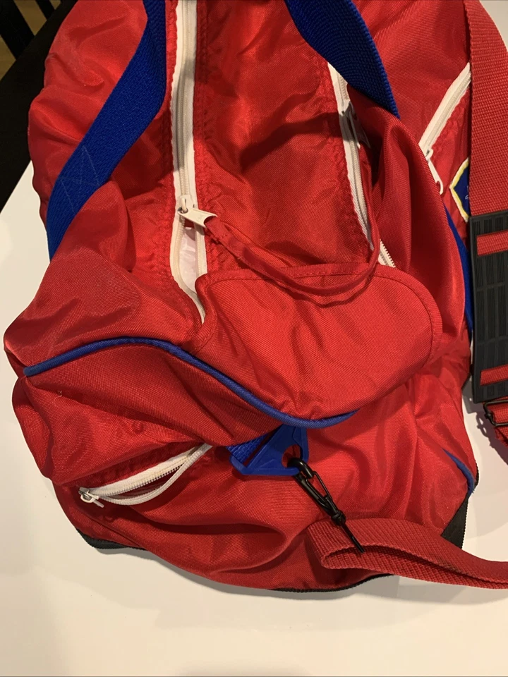 Bolso de Lona De Colección Juegos Olímpicos de Estados Unidos Rojo Blanco y Azul con Correa para el Hombro y Cremalleras Foto 4 de 4