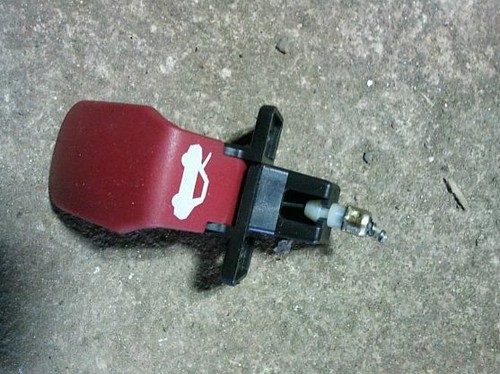 Alfa-Romeo 156 2.0 932 Twin Spark Limousine Motorhaube Öffner Hebel Griff