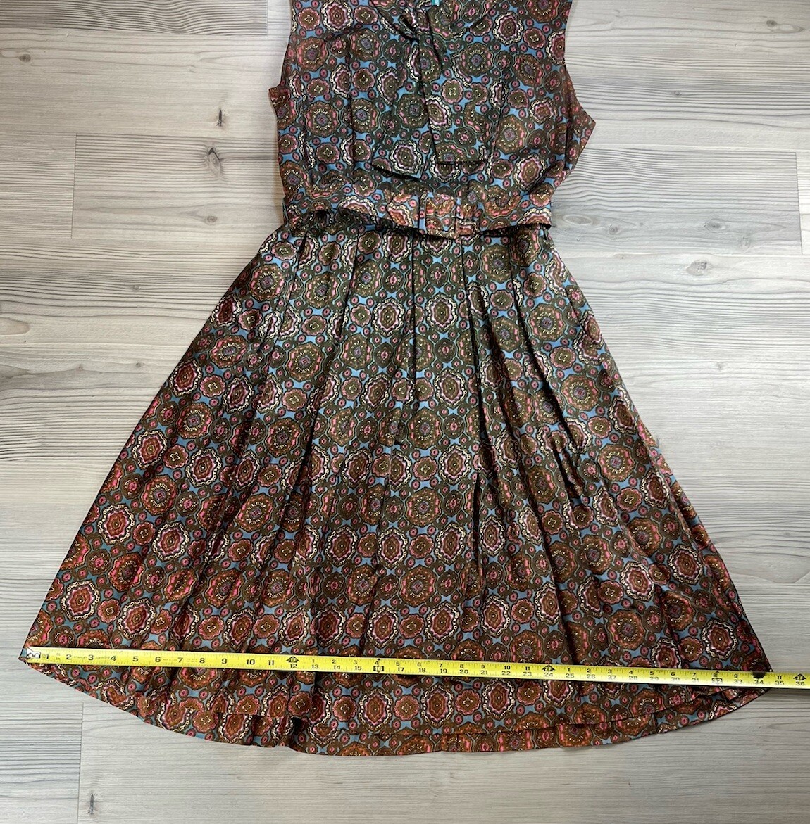 Vintage Women’s Paisley Pleated Shirt Dress Pussy… - image 10