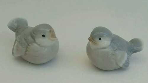 VINTAGE PAIR OF FINE PORCELAIN BIRDS