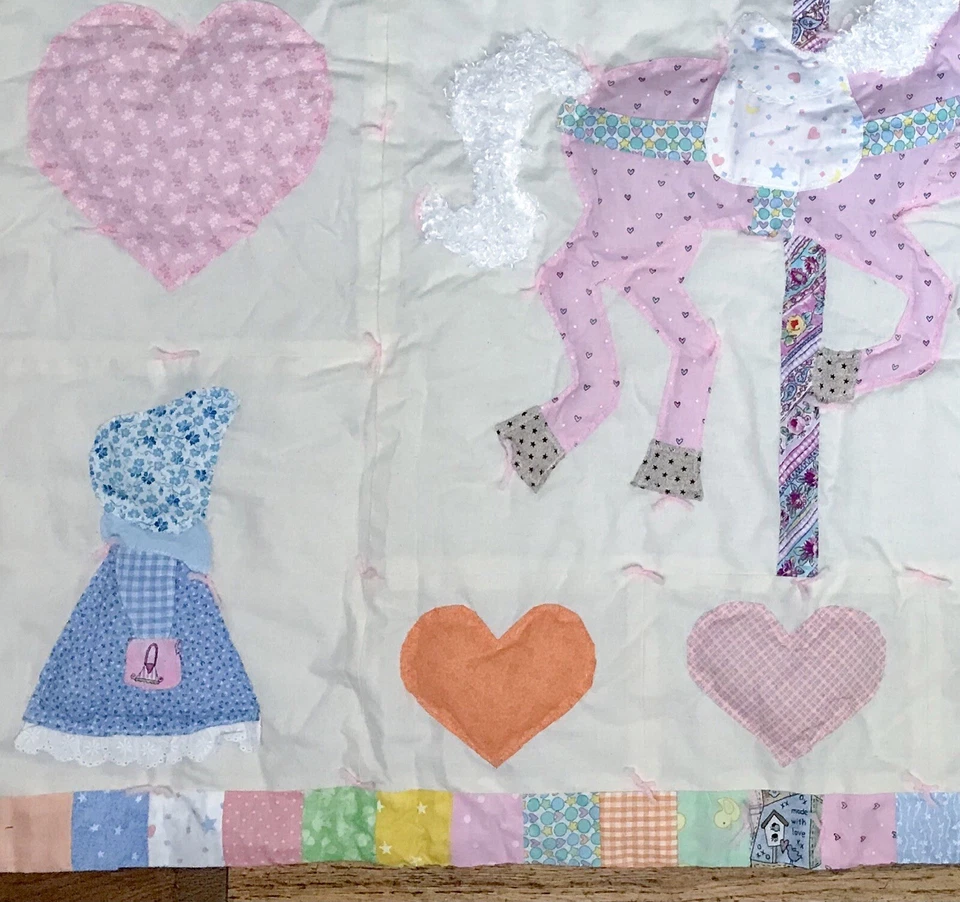 Colcha de retalhos vintage feita à mão carrossel cavalo bebê acabamento caprichoso colorido divertido - Imagem 2 de 4