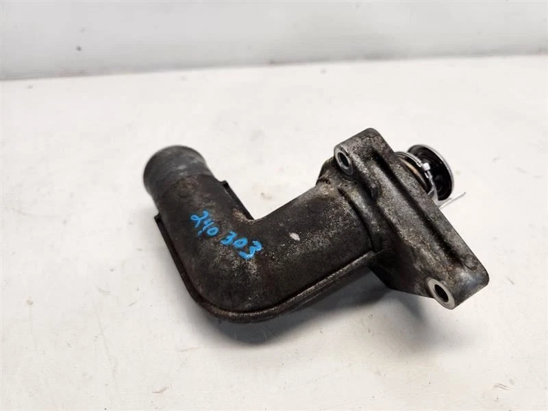 2010 Nissan Murano (3.5L / AT) Thermostat Housing - Image 3 of 4