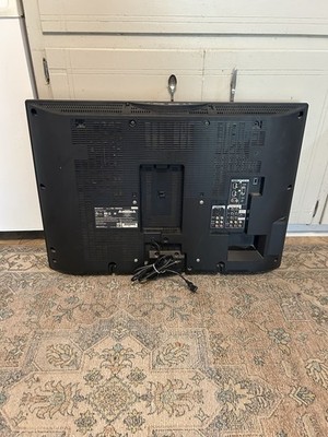 Sony Bravia KDL-32M3000 LCD Color Television RCA/SVIDEO/HDMI Retro