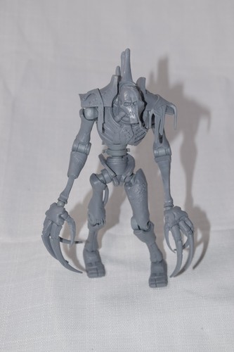 McFarlane Toys Warhammer 40,000 Necron Flayed One 7" Action Figure - Picture 2 of 9