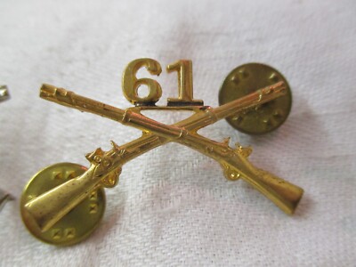 Vintage Military gold tone 61st Infantry Insignia Pin Crossed