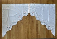 VTG Window Valance Swag Panels Ivory Embroidered Floral Eyelet Scalloped 2pc Set