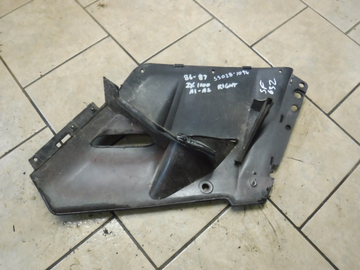86-87 KAWASAKI NINJA ZX1000 RIGHT SIDEFAIRING COWL OEM 55028 86-87 KAWASAKI NINJA ZX1000 RIGHT SIDEFAIRING COWL OEM 55028