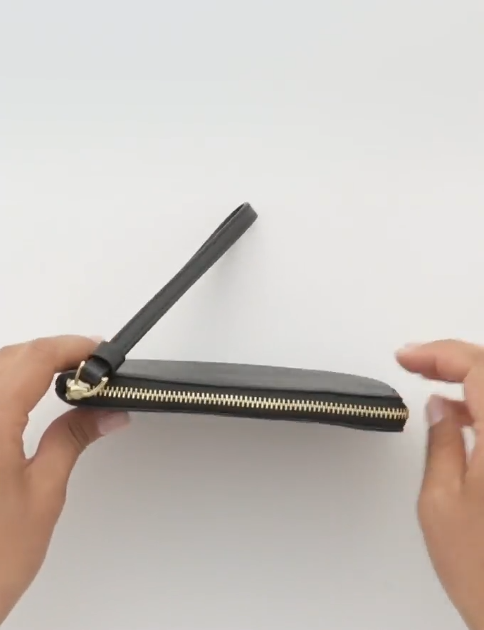 MOTHER 10415965ENT 関税送料込 💚Corner Zip Wristlet-CW854 Gunmetal/Charcoal/Black