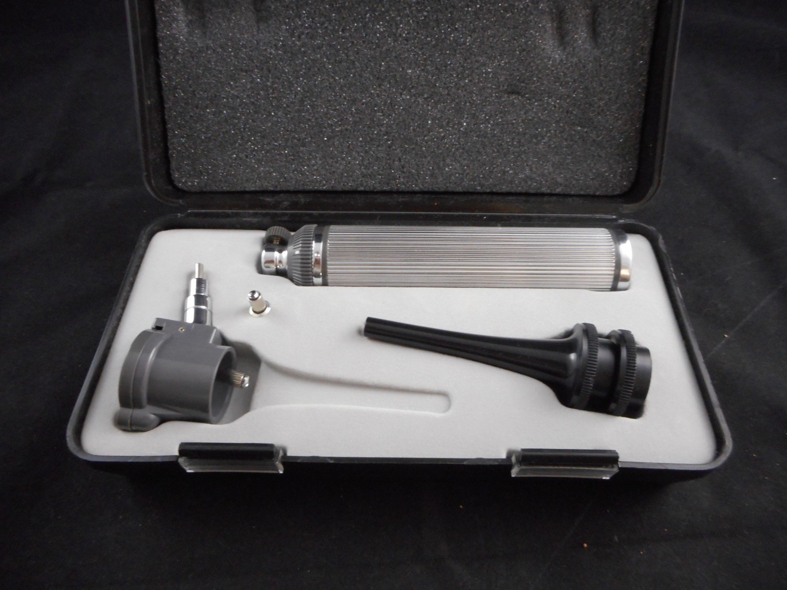 GOWLLANDS Instrument Otoscope / Opthalmoscope w/ Case and 2 Specula