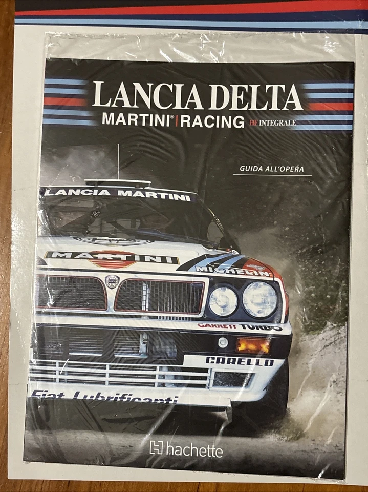 Costruisci Lancia Delta Martini Racing Hf Integrale 1/8 - Cofano - uscita N.1 - Immagine 3 di 4