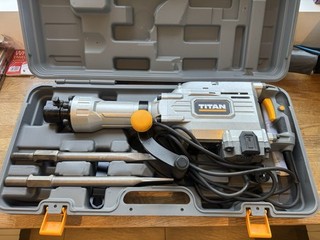 Titan Concrete Breaker 1700W