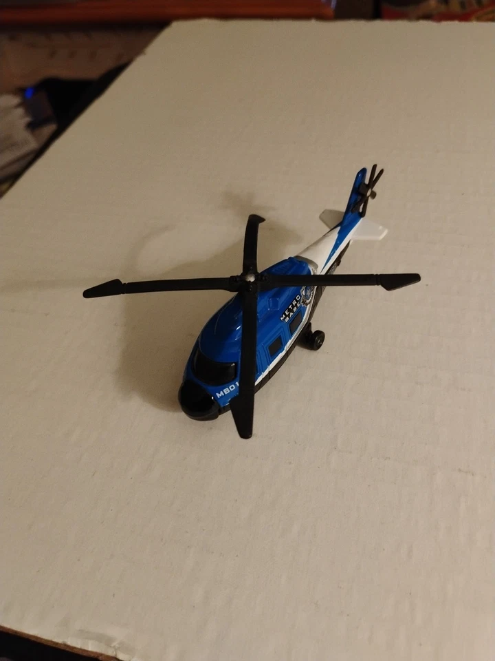 Matchbox 2001 Police Metro Base Rescue Helicopter #MB01 - Image 2 of 4