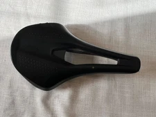 FIZIK Saddle Argo R3 Tempo - 160mm Saddle - Carbon Black