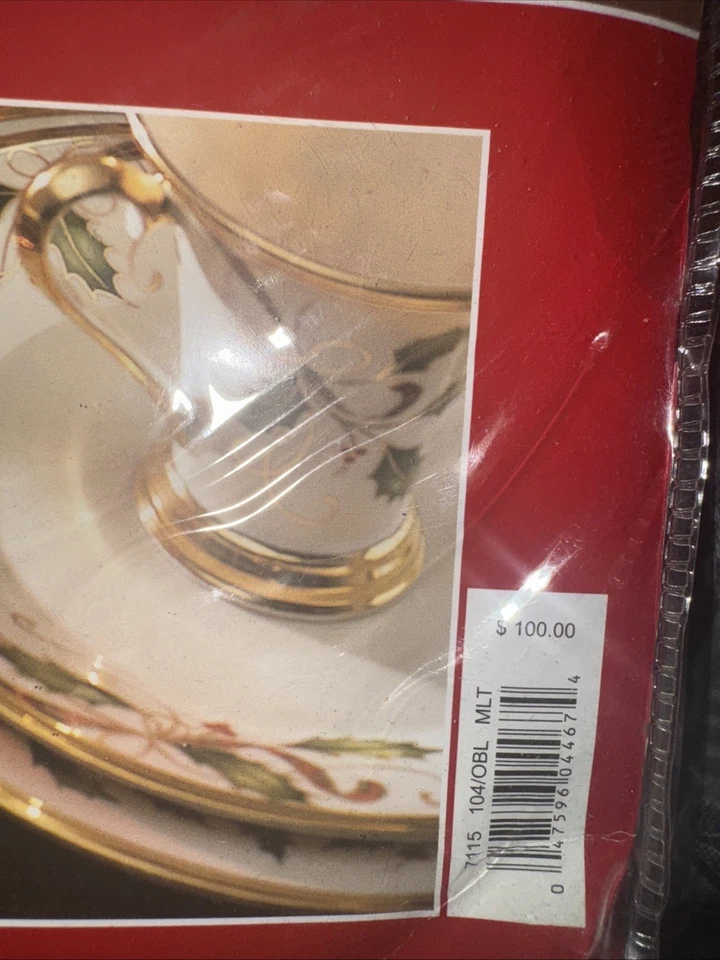 Lenox Holiday Nouveau Tablecloth 60” X 104” Oblong Christmas Holly - Image 4 of 4