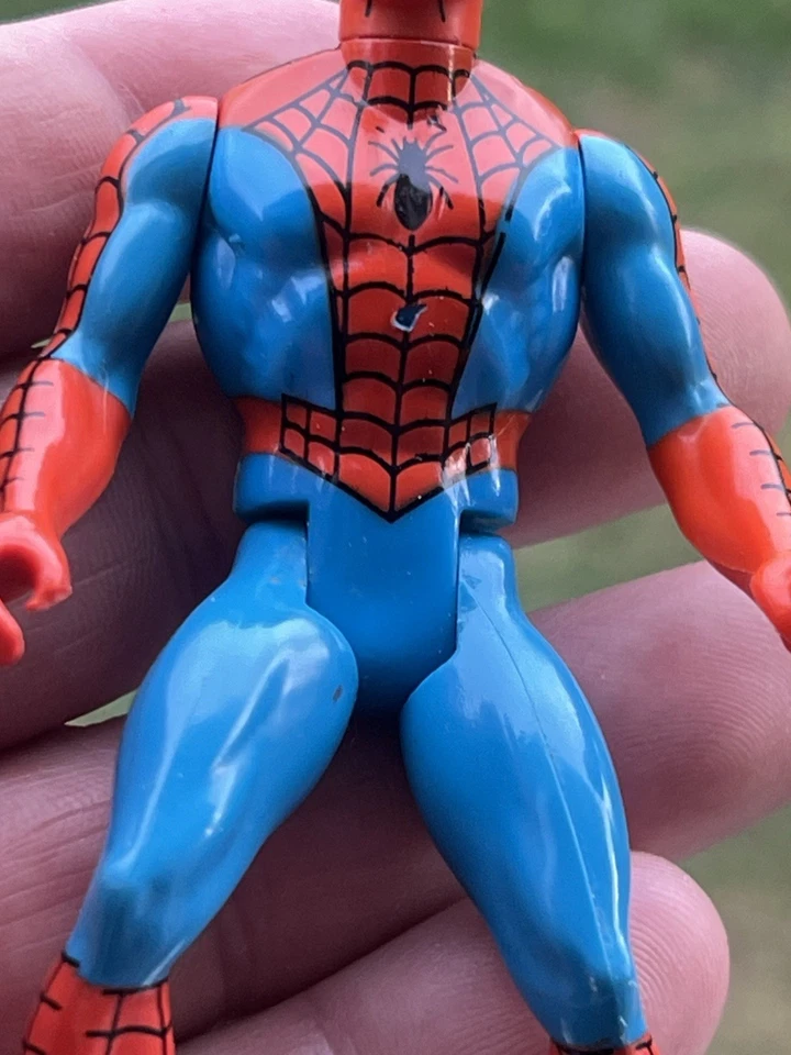 Figura de acción de colección 1984 Marvel Comics Secret Wars Spiderman Mattel articulaciones rígidas Foto 3 de 4