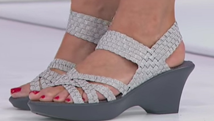 Плетеные сандалии на танкетке Steve Madden Torrist серебристые Размер US 85 7990₽