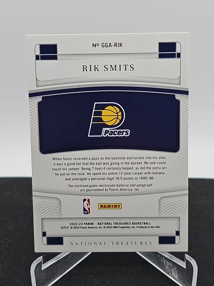 2022-23 Panini National Treasures Game Gear Auto 52/99 Rik Smits Pacers Foto 2 de 2