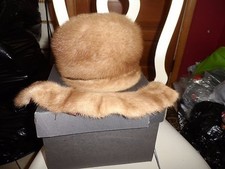 Vintage Ladies caramel colored genuine fur hat and collar