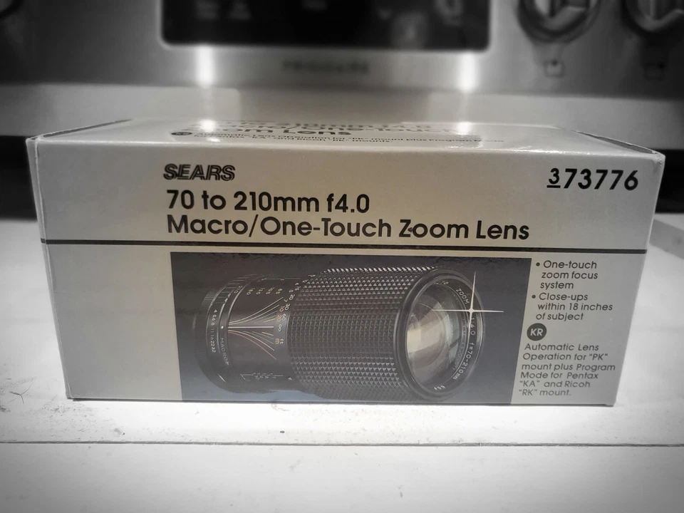Sears 70 To 210mm F4.0 Macro/ One-Touch Zoom Lens - Image 2 of 4