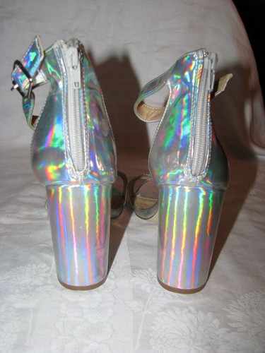 Women's Charlotte Russe Silver Hologram Strappy Sandals Size 9 - Picture 3 of 4