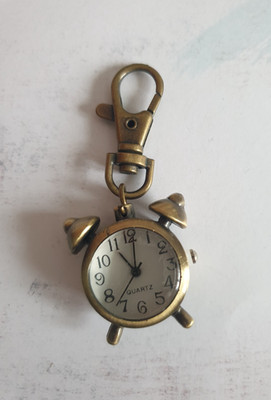 HERZENSSCHMIEDE Quarz Uhr Wecker mit Karabiner Schlüsselanhänger