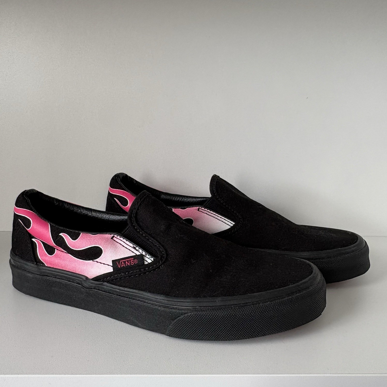 Vans Women’s Classic Slip-On Black Neon Pink Flame Size 6