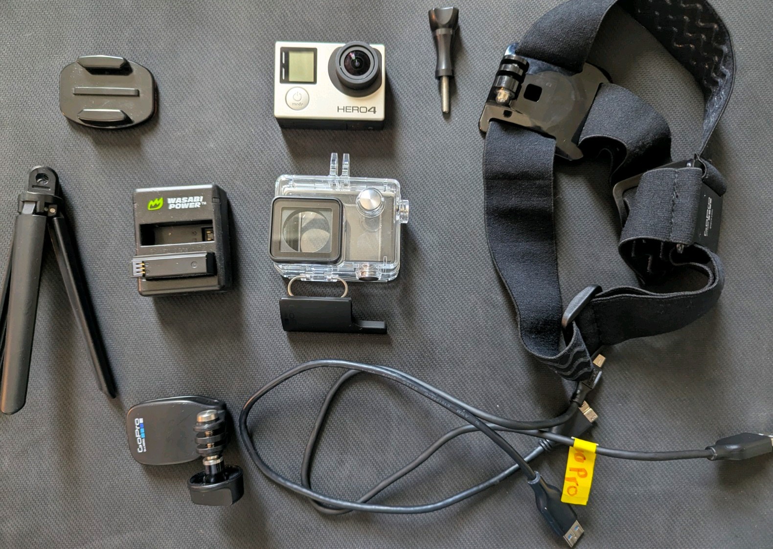 GoPro HERO4 Silver COMPLETE MicroSD, Headmount, Battery & Charger, Case, Tripod