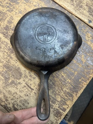 Griswold Small Logo 709 #3 Cast Iron Pan Skillet Erie PA Sits Flat Nice 6"