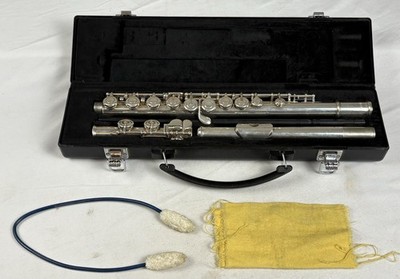 Yamaha YFL-222 Offset G Standard Flute with Cleaning Rod & Yamaha Hard Case