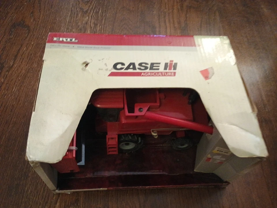 Vtg High Case IH 2188 Axial Flow Combine Grain Head Red farm truck 5" H 11" L - Image 4 of 4