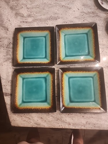 Menge von vier Better Homes and Gardens Quadrat Steinzeug Salattellern JADE