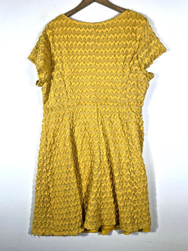 Vestido Sharagano 24W 2X 3X Elástico Tejido Amarillo Elevado Texturizado Estilo Boho Años 60 - Imagen 7 de 10