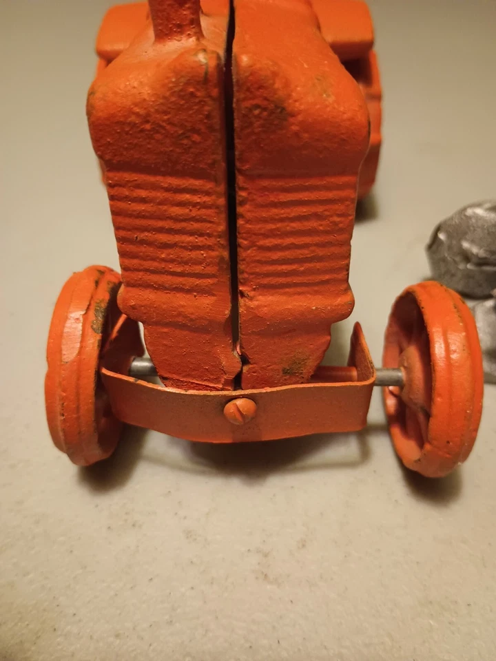 Arcade Allis Chalmers  cast iron farm tractor replicas collectibles  - Image 3 of 4