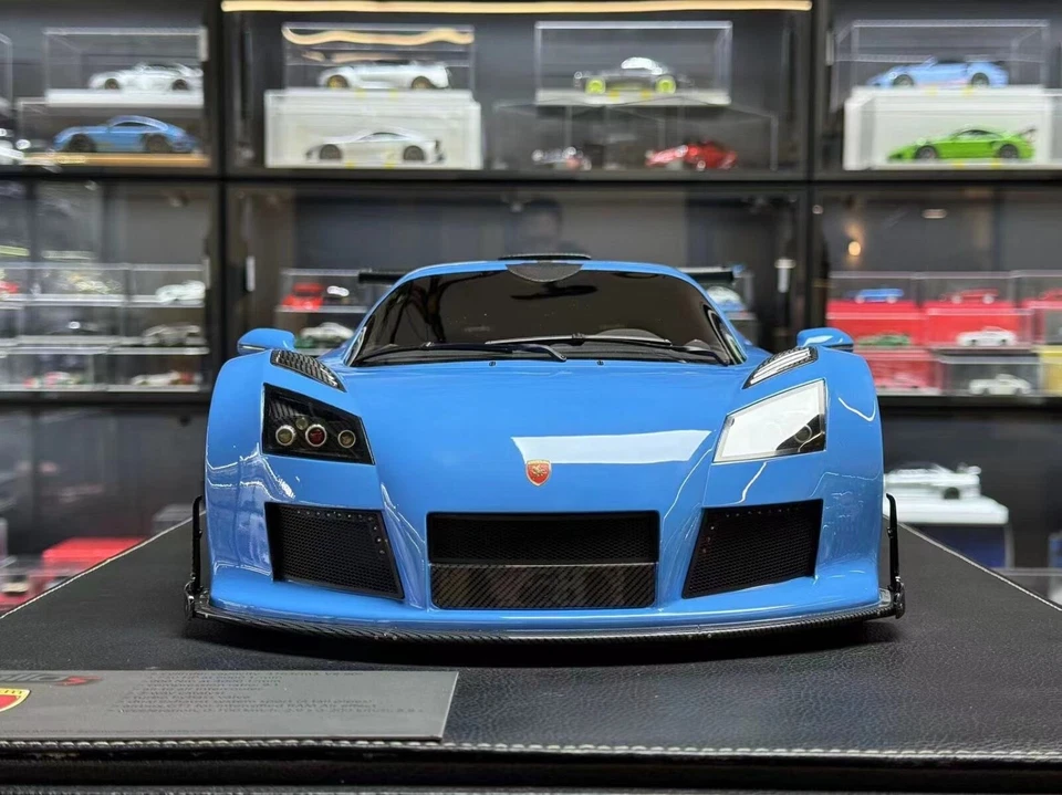 Gumpert Apollo (azul) [personalizado] escala 1/8 - Imagen 2 de 4