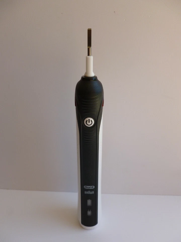 Braun Oral-B PRO 2 Handstück Andruckkontrolle 2 Modi  Typ 3766 - Bild 3 von 4