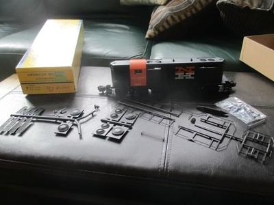 Amer Models NH GP-9 (3/2/25 426) DC Hirail