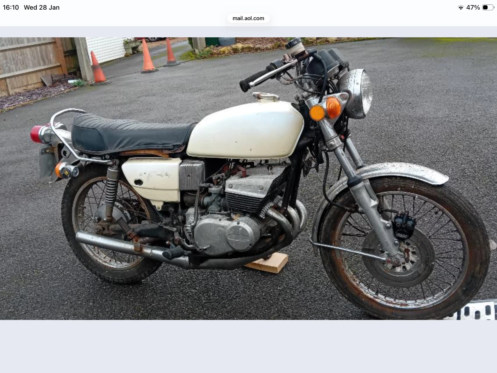Suzuki GT 380  1978 - Picture 7 of 12