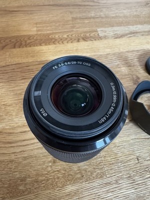 Sony FE 28-70mm F3.5-5.6 OSS Objektiv in neuwertigem Zustand.