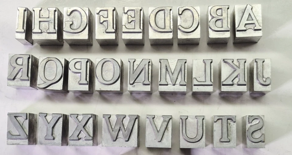 Tipo de troquel de estampado en caliente: juego de 26 letras Cheltenham de 48 puntos - ¿Howard? B3 Foto 2 de 4