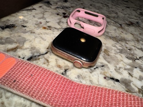 Used GPS + Cellular Apple Watch SE Rose Gold 40MM Aluminum A2353 - Picture 16 of 16