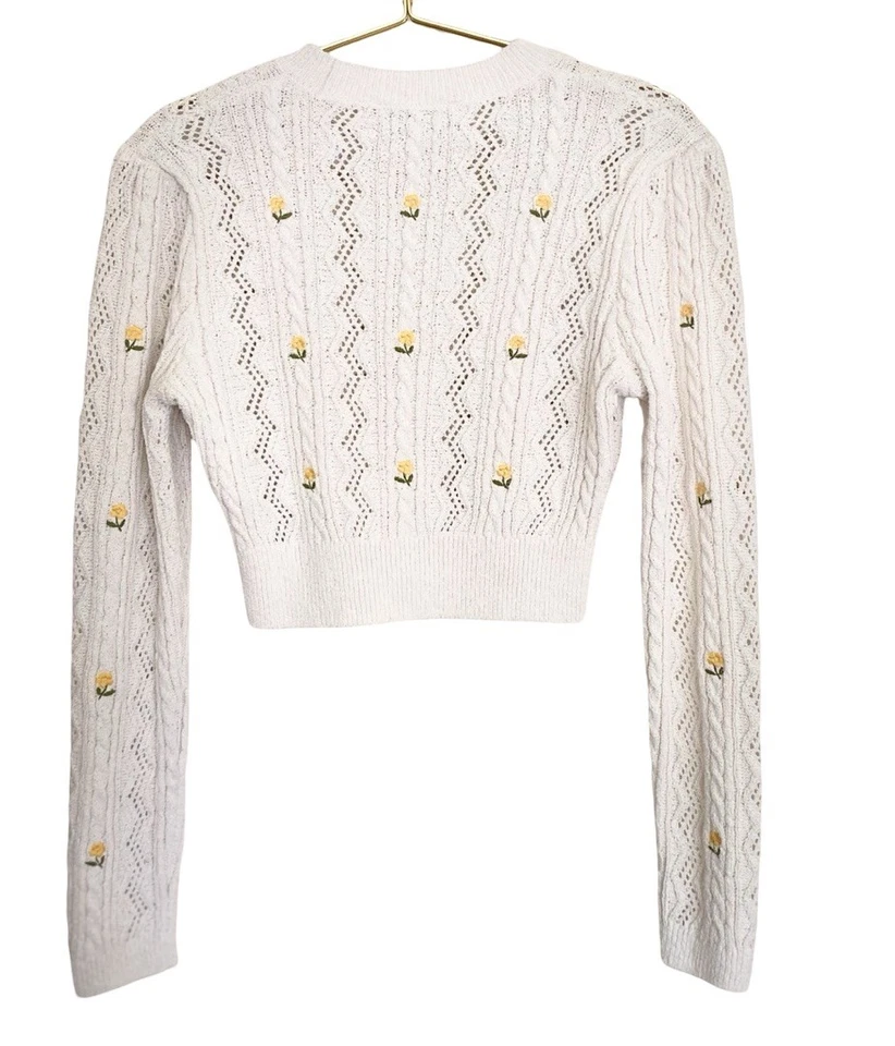 Suéter corto tejido Zara talla M marfil piña fruta cabaña suave niña Foto 3 de 4