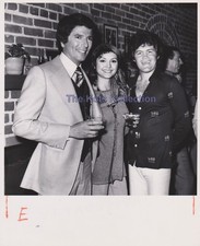 BERT CONVY/VICTORIA PRINCIPAL/MICKEY DOLENZ-The Monkees-Orig Candid Photo-1974