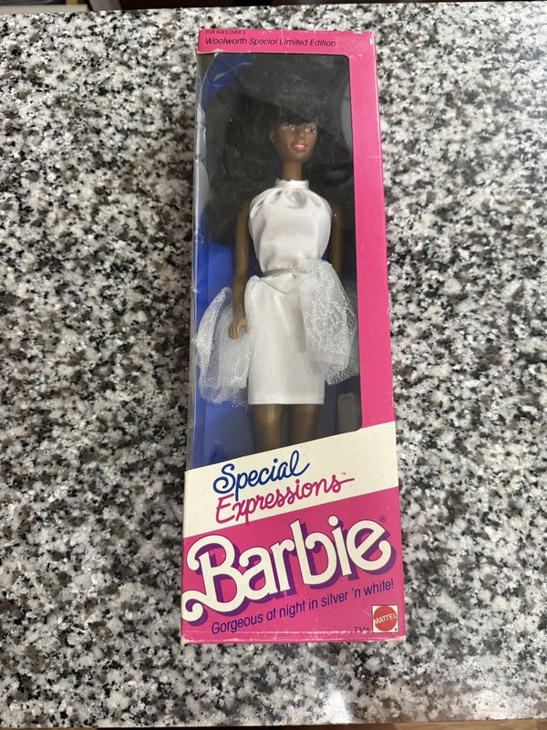 VINTAGE 1991 SPECIAL EXPRESSIONS BLACK BARBIE DOLL MATTEL NEW IN BOX Woolworth