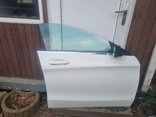 Beifahrer T&uuml;r vorne Recht  Mercedes CLA W117 limousine WEISS Bj.2016 komplet