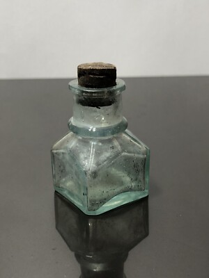 Old Antique mini Inkwell from the 1884-1900's