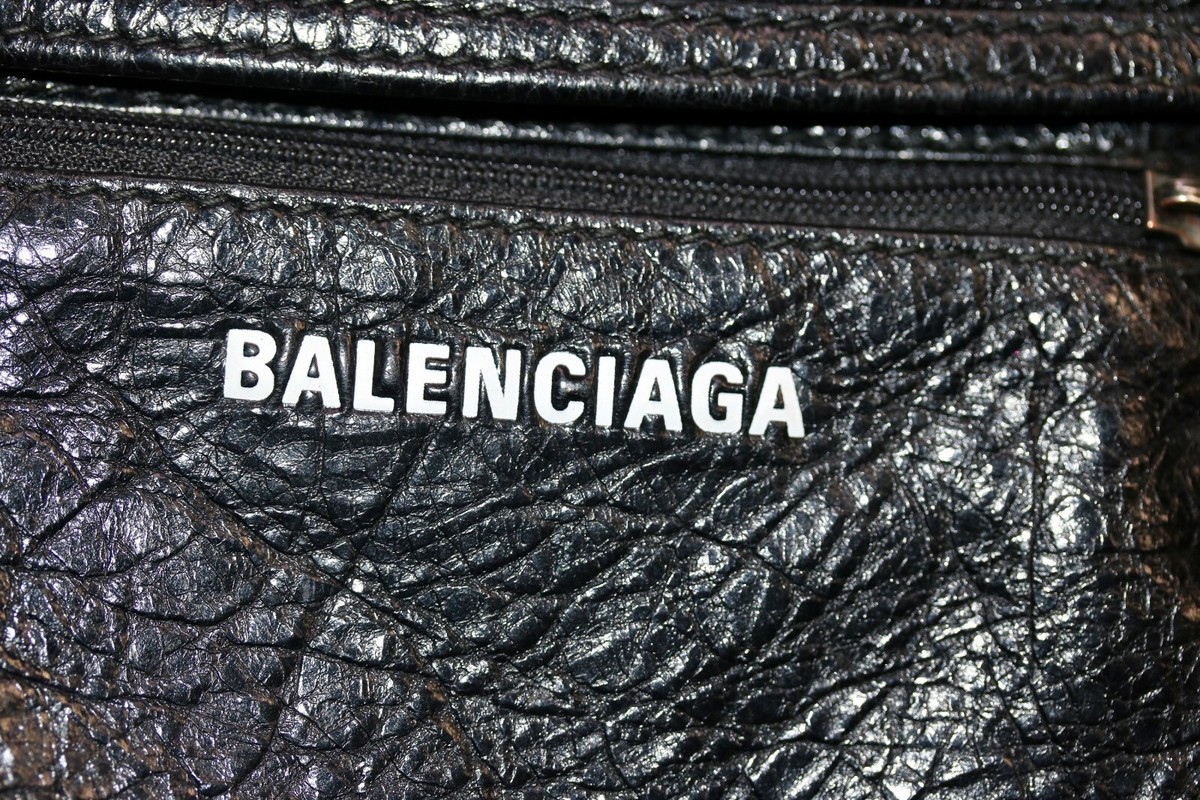 Balenciaga Men's Explorer Small Pouch Crossbody Bag Black Balenciaga Men's Explorer Small Pouch Crossbody Bag Black