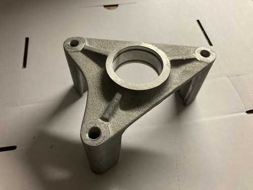 Alloggiamento cuscinetto Ferrari supporto 100200 Ferrari 330 365GT4 400 412 New NOS Orig. - Foto 2 di 4