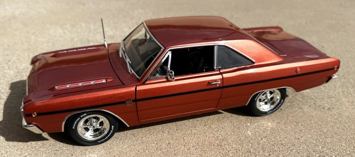 ミニカー Highway61 1968 Dodge Dart GT SPORT 1968 Dodge Dart GT Sport, Dark Green 1:18 Diecast Model Car by